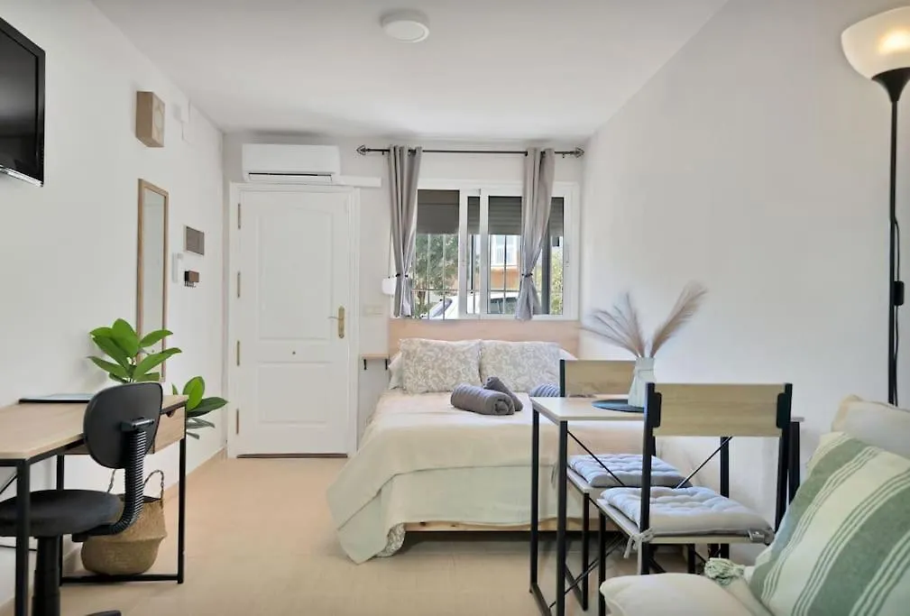Estudio Con Wifi Piscina Y Parking En Benalmadena - Acuario 5 0*,  Spain