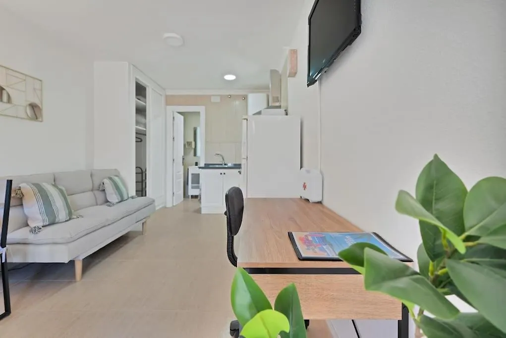 Apartment Estudio Con Wifi Piscina Y Parking En Benalmadena - Acuario 5